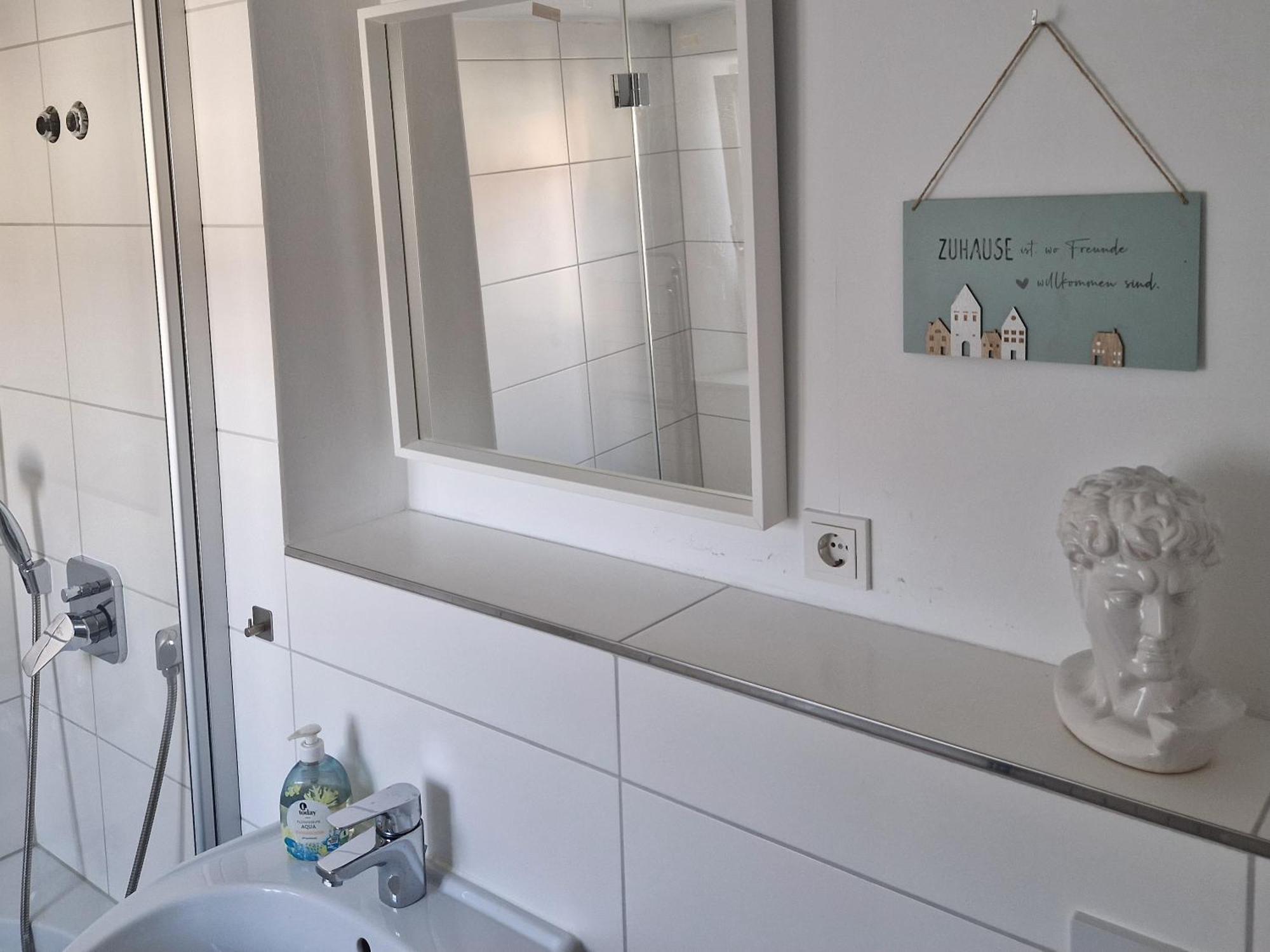 Apartments & Moeblierte Zimmer In Kahl Am Main, Kontaktloser Self Check-In, W-Lan, Schreibtisch, Duschbad, Kuechenzeile, Pkw-Plaetze חדר תמונה