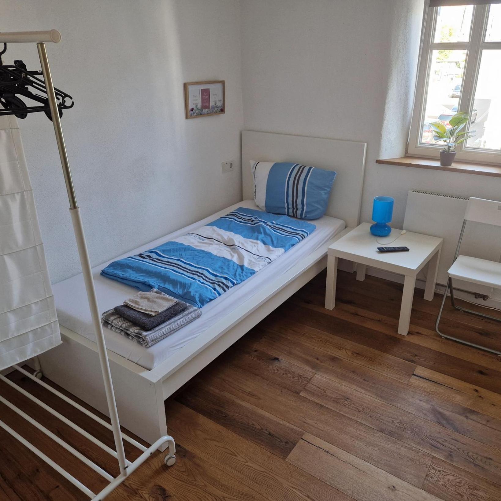 Apartments & Moeblierte Zimmer In Kahl Am Main, Kontaktloser Self Check-In, W-Lan, Schreibtisch, Duschbad, Kuechenzeile, Pkw-Plaetze חדר תמונה
